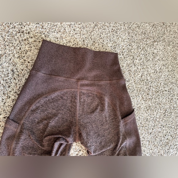 Offline By Aerie The Hugger Ribbed Pocket Legging in Relic - Picture 7 of 9